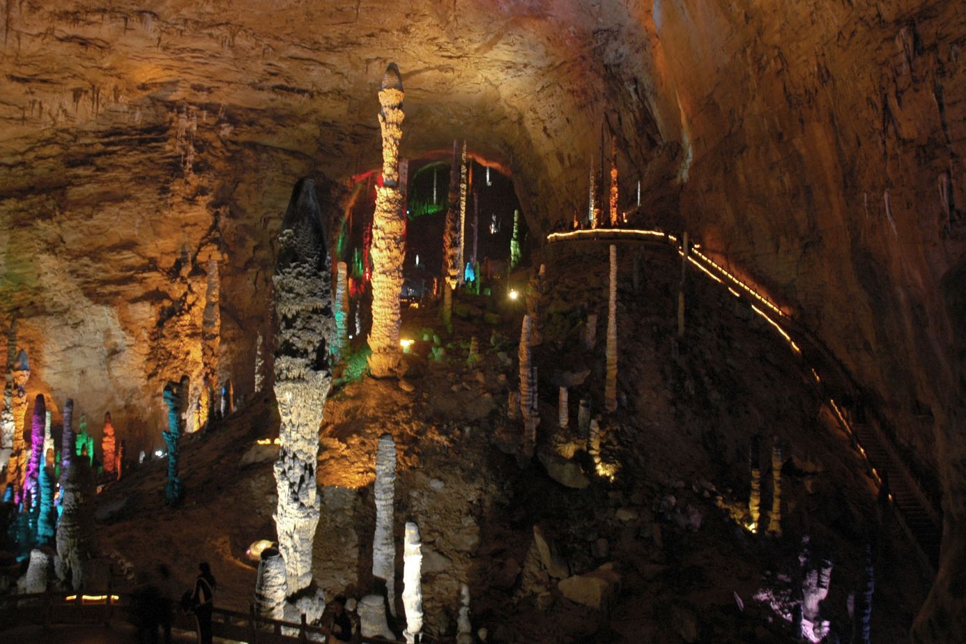 The entrance area of Huanglong Cave near Wulingyuan
